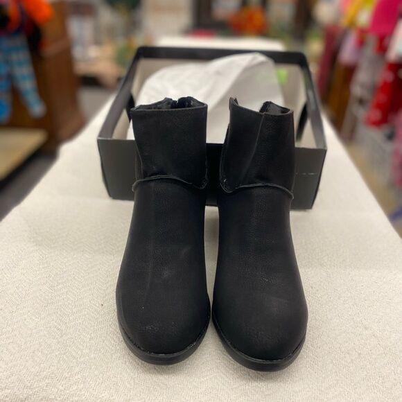 Sears Ladies 7.5 Black  heel Bootie - Picture 3 of 8